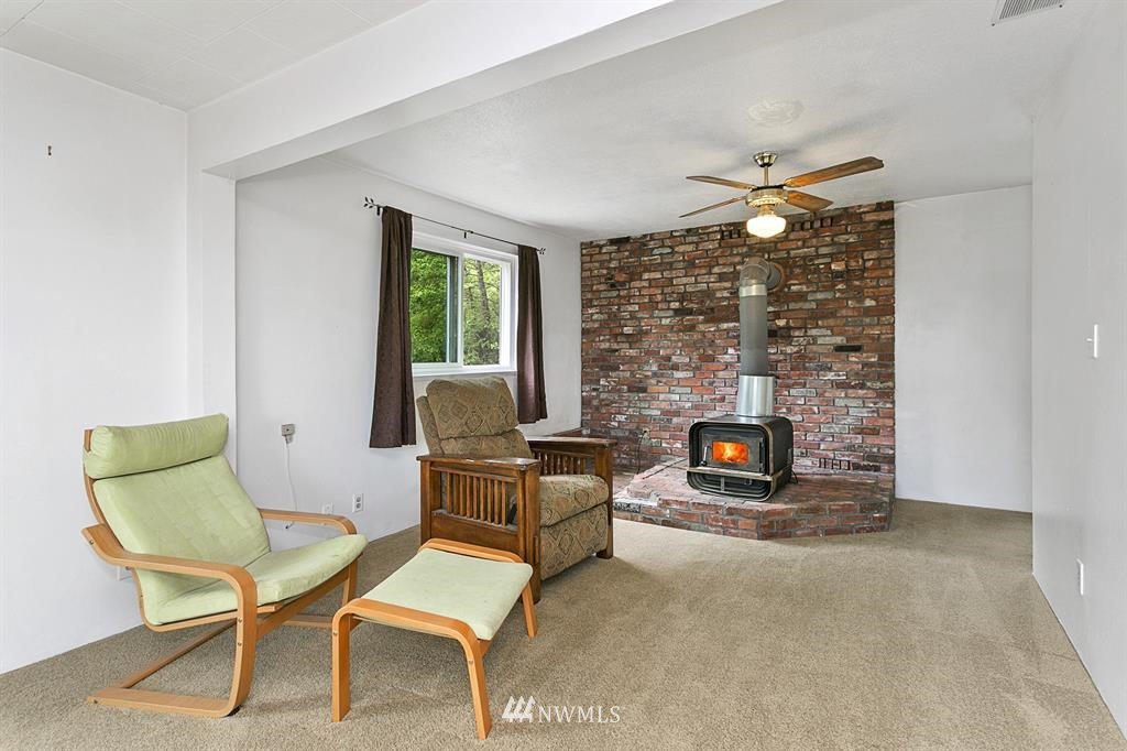 7818 Larimer Road Everett, WA 98208 - Photo 13 of 25 Gallery Image 13