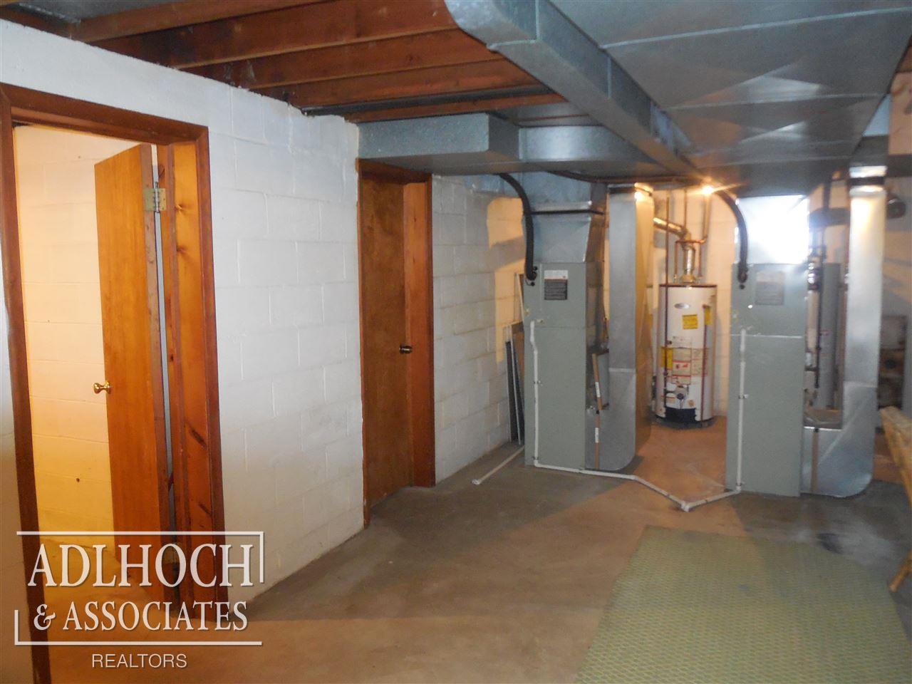 924 Trombley Road Grosse Pointe, MI 48230 - Photo 13 of 19
