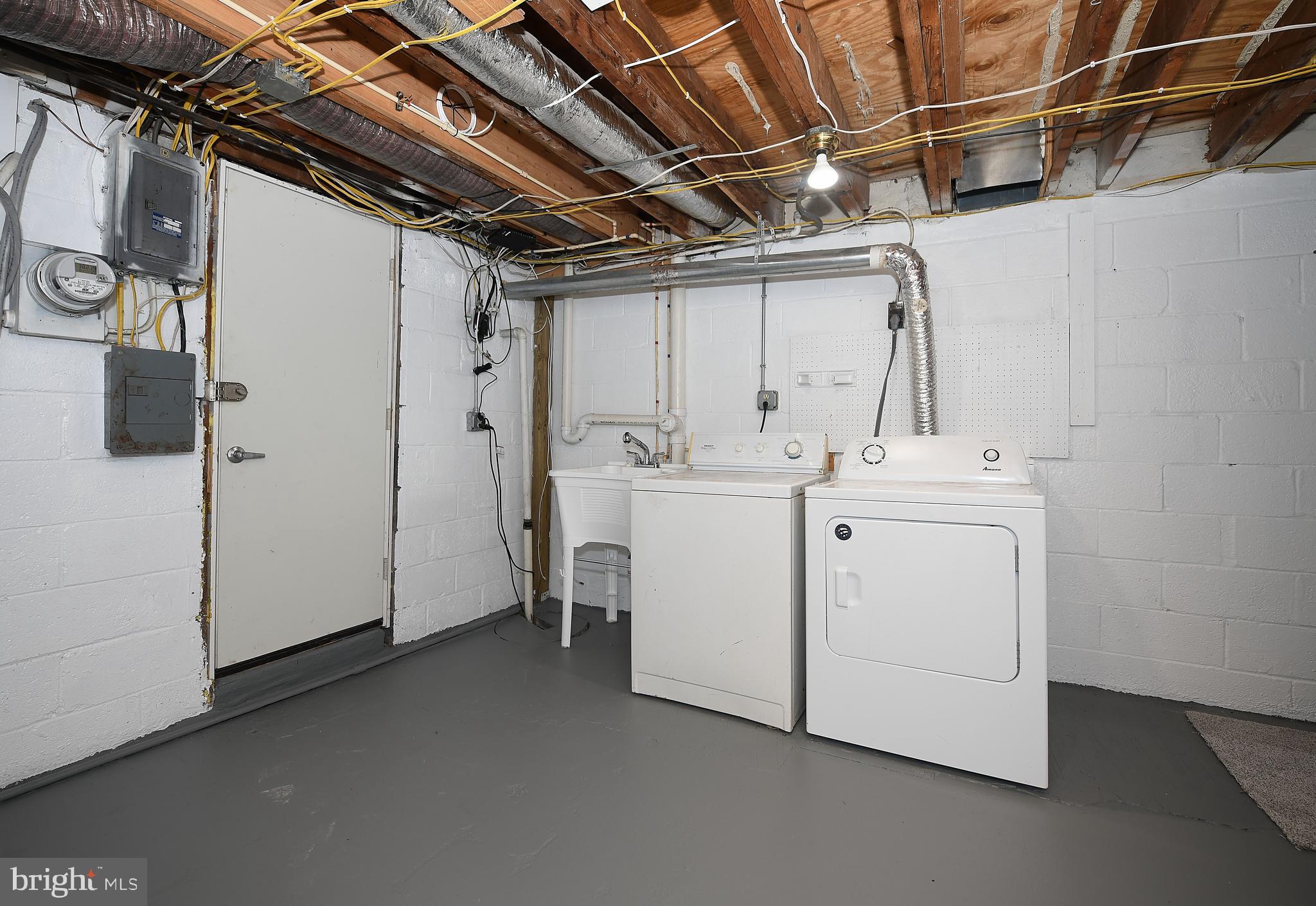8106 Kavanagh Road Baltimore, MD 21222 - Photo 20 of 24 Lower-level laundry