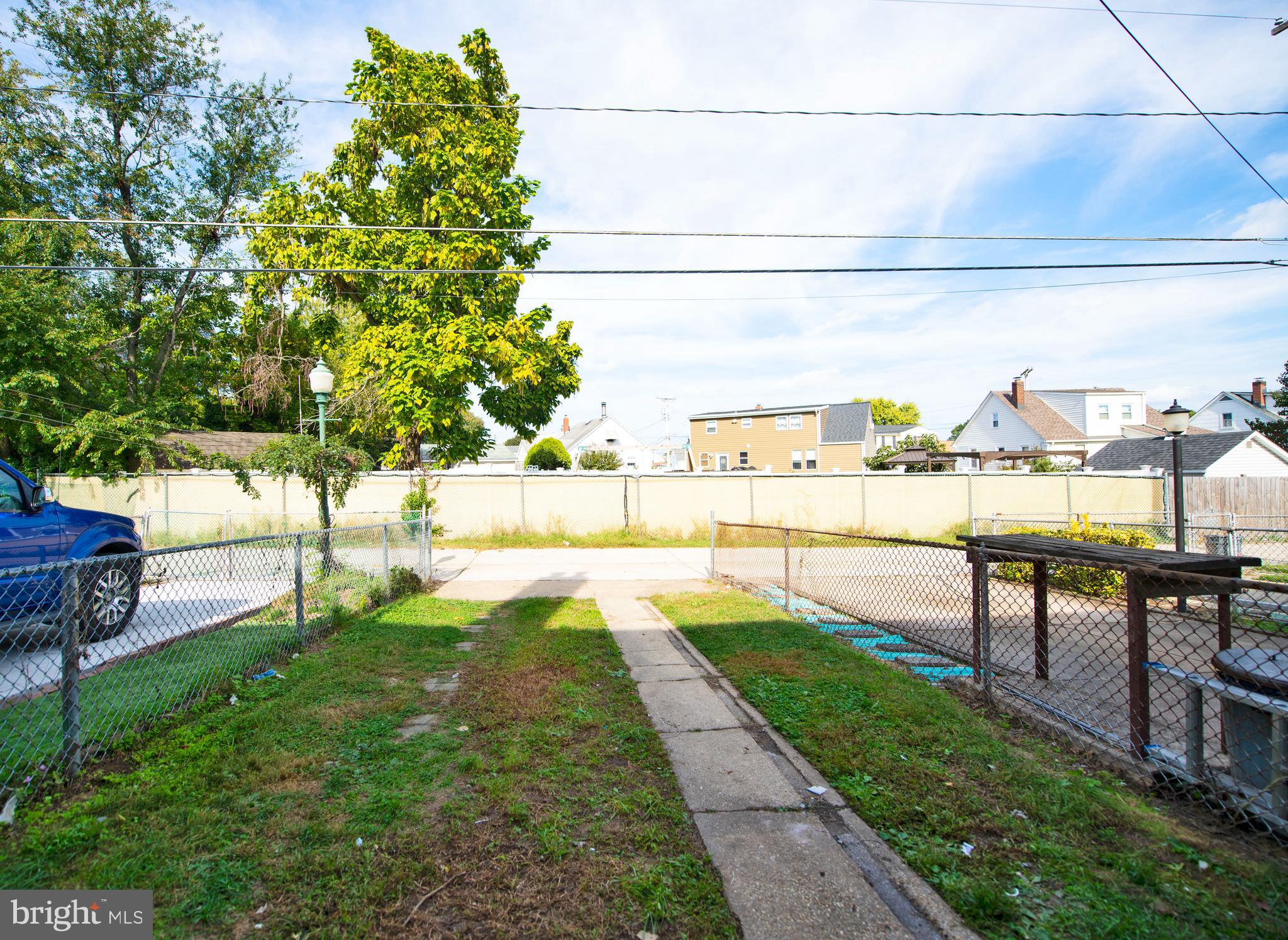8106 Kavanagh Road Baltimore, MD 21222 - Photo 5 of 24 Personal parking pad