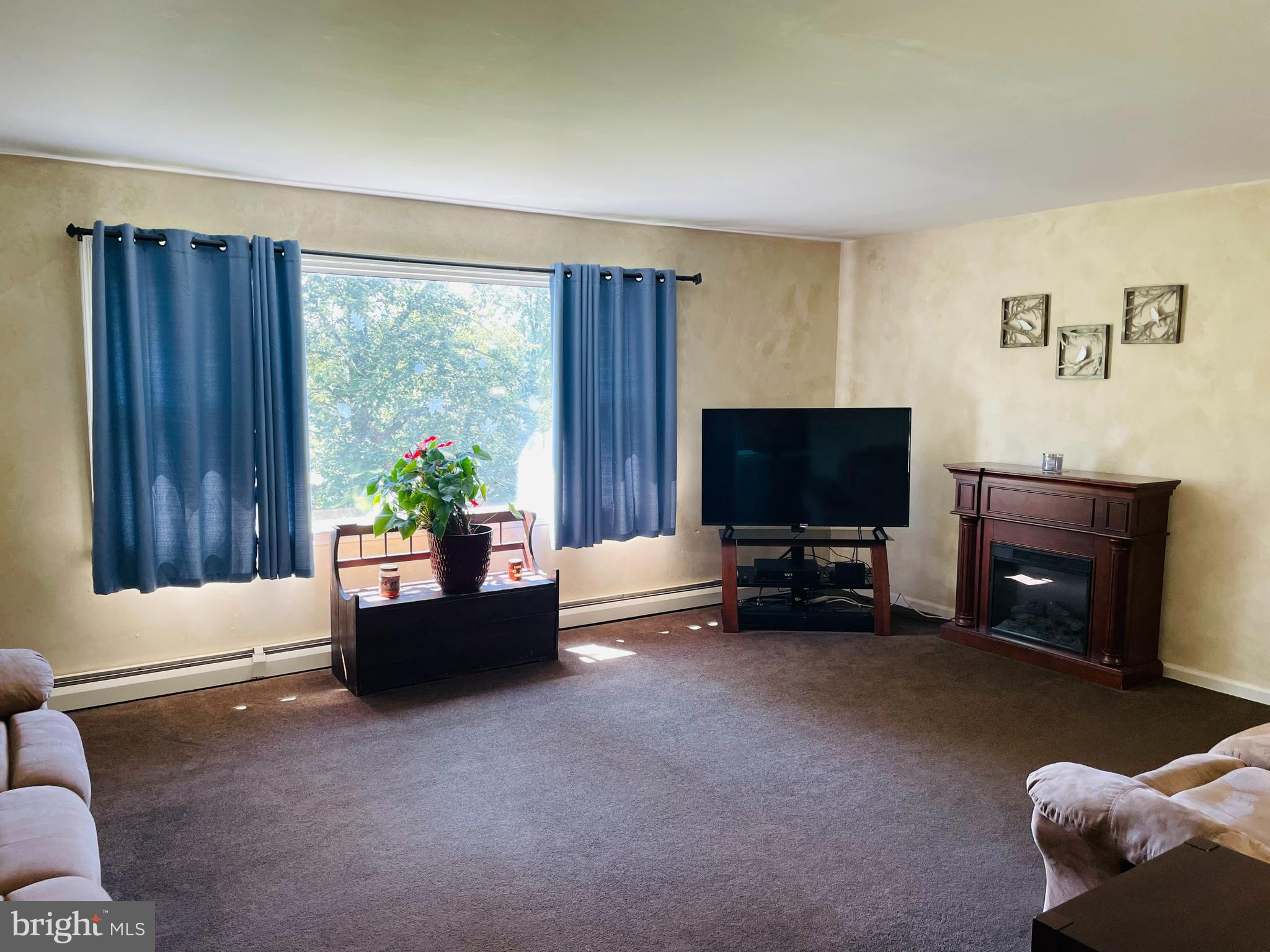 1854 Kumry Road Quakertown, PA 18951 - Photo 8 of 16 Living room