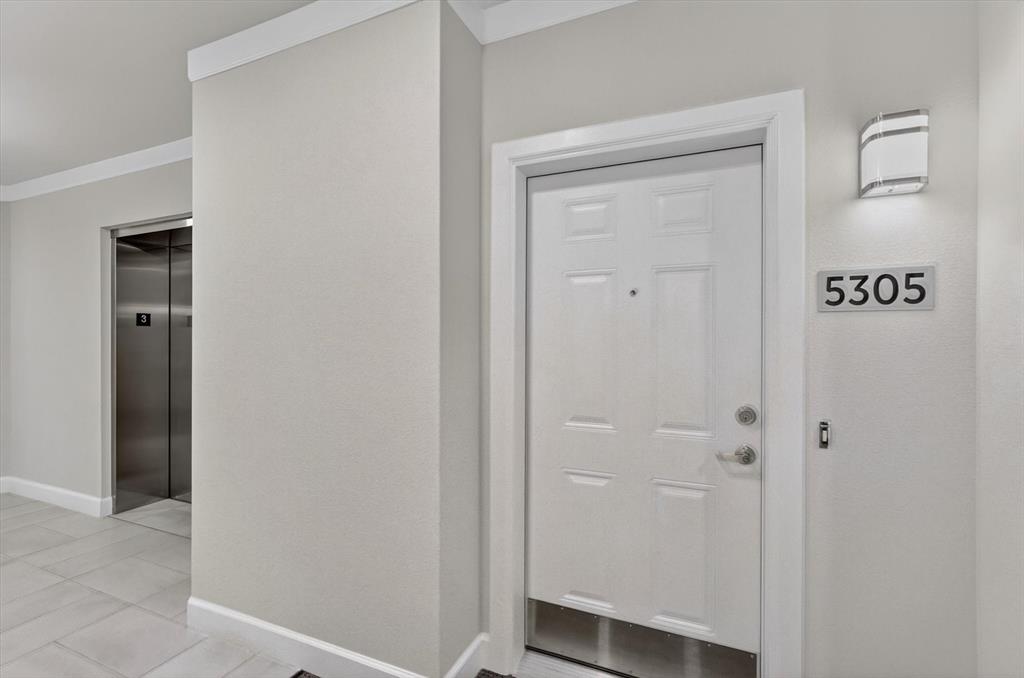 651 Watters Road, Unit 5305 Allen, TX 75013 - Photo 22 of 40 a view of a hallway