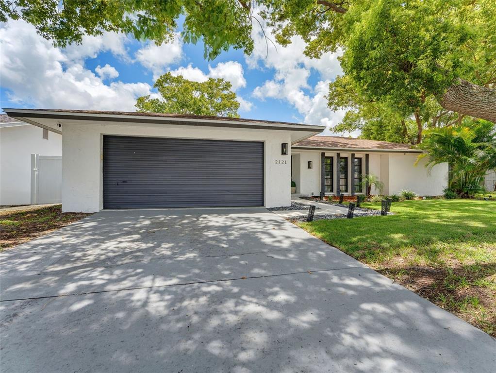 2121 Beecher Road North Clearwater, FL 33763 - Photo 5 of 94 Gallery Image 5
