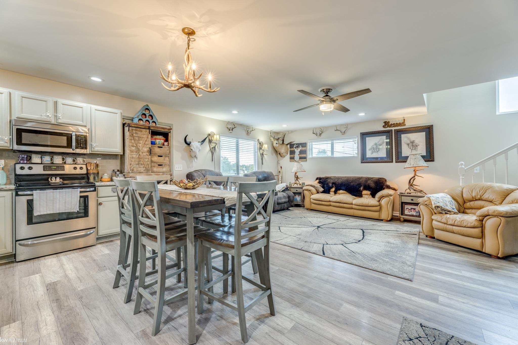 2331 Range Road Smiths Creek, MI 48074 - Photo 5 of 44
