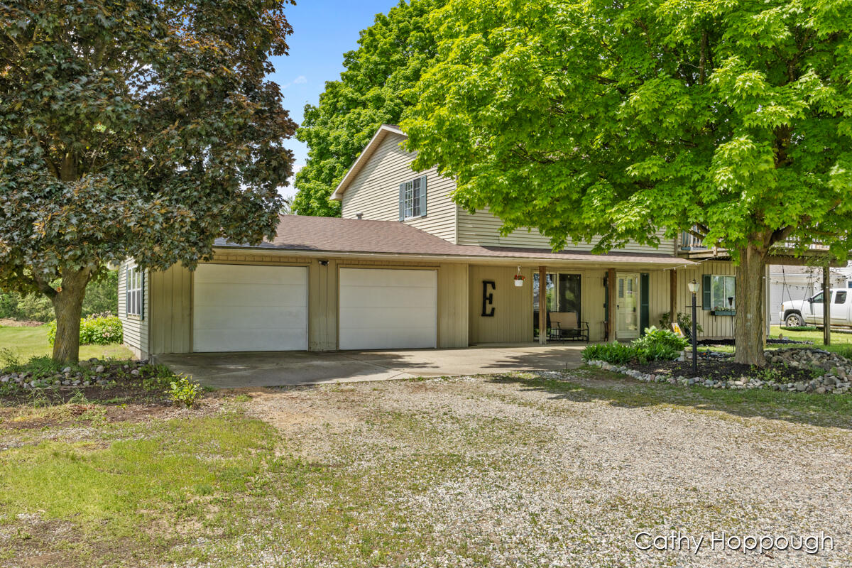 271 Rasmussen Drive Trufant, MI 49347 - Photo 3 of 44 IMG_1002