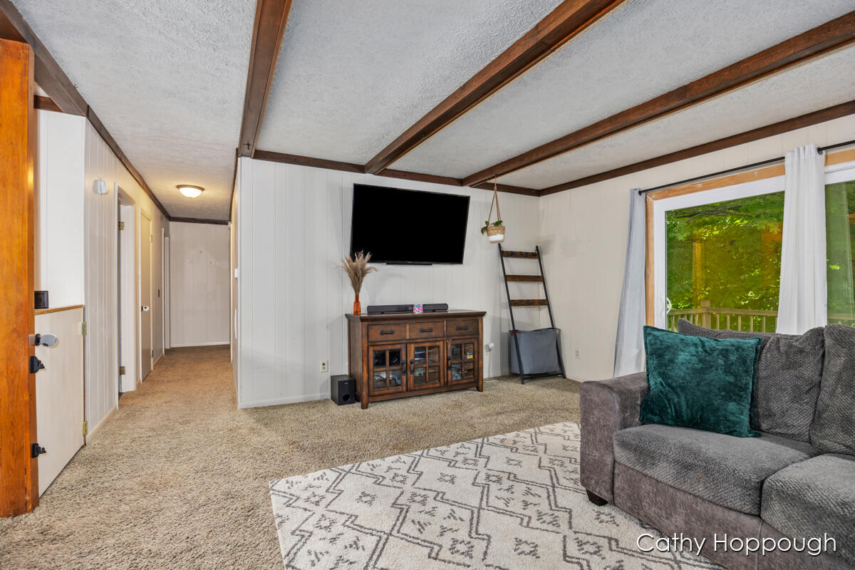 271 Rasmussen Drive Trufant, MI 49347 - Photo 5 of 44 IMG_1005