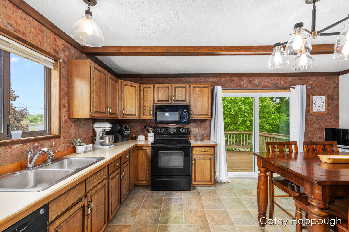 271 Rasmussen Drive Trufant, MI 49347 - Photo 7 of 44 IMG_1008