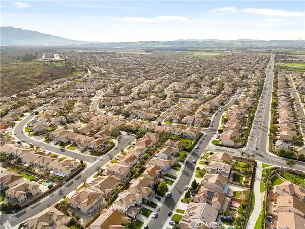 $1,098,800 | 13761 Dellbrook Street, Eastvale, CA 92880