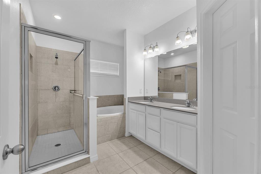 5741 Spotted Harrier Way Lithia, FL 33547 - Photo 16 of 25