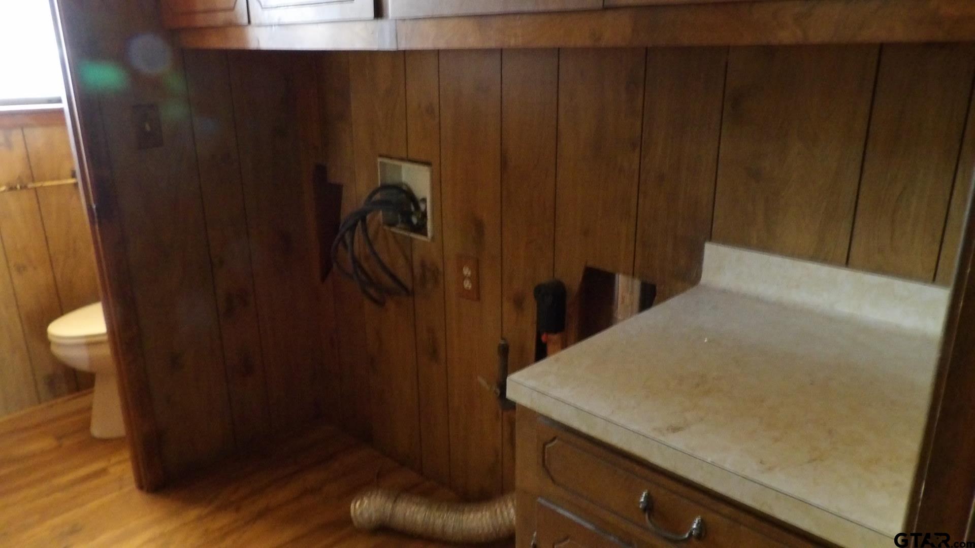 705 Wiley Boulevard Big Sandy, TX 75755 - Photo 8 of 17 a close view of cupboard