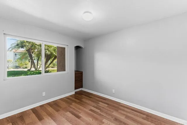a view of empty room with window