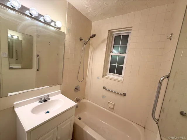 $1,650 | 140-18 Burden Crescent, Unit 310 | Briarwood