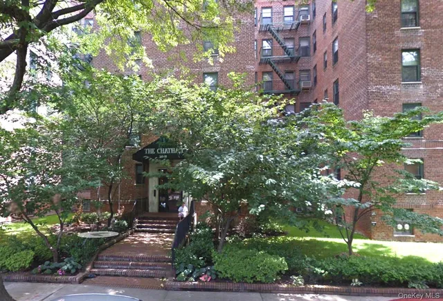 $1,650 | 140-18 Burden Crescent, Unit 310 | Briarwood