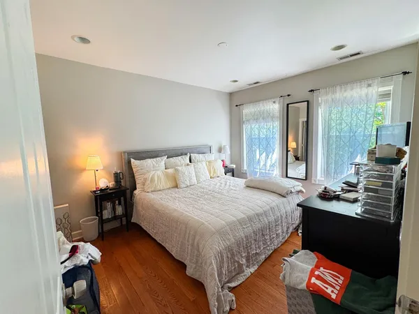 $1,900 | 2634 West Glenlake Avenue, Unit 3C, Chicago, IL 60659