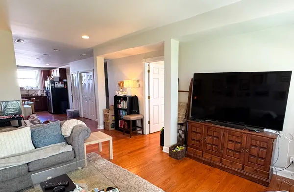 $1,900 | 2634 West Glenlake Avenue, Unit 3C, Chicago, IL 60659