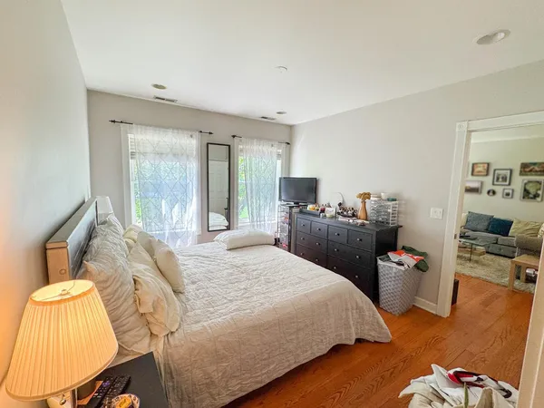 $1,900 | 2634 West Glenlake Avenue, Unit 3C, Chicago, IL 60659