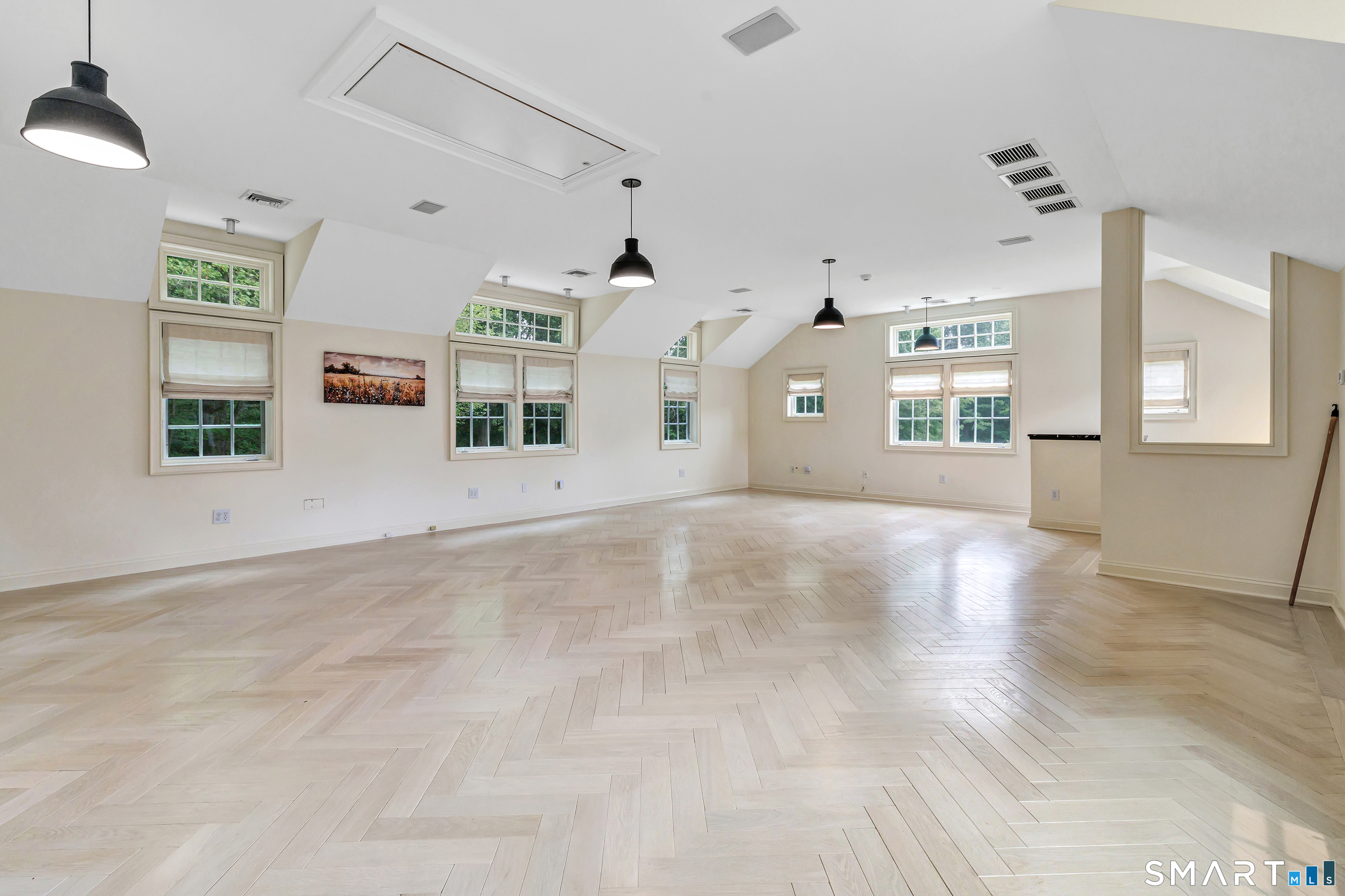 215 Cross Ridge Road New Canaan, CT 06840 - Photo 12 of 37