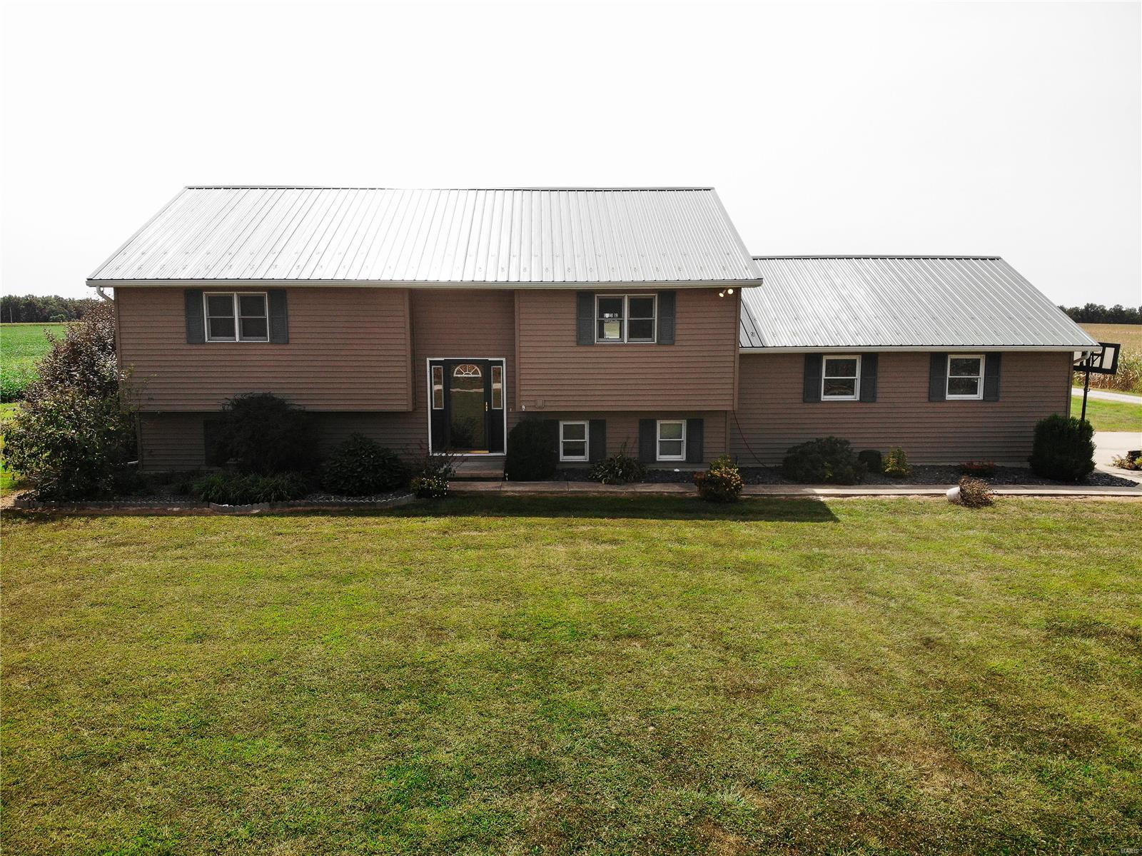 260 Wisher Road Patoka, IL 62875 - Photo 2 of 32