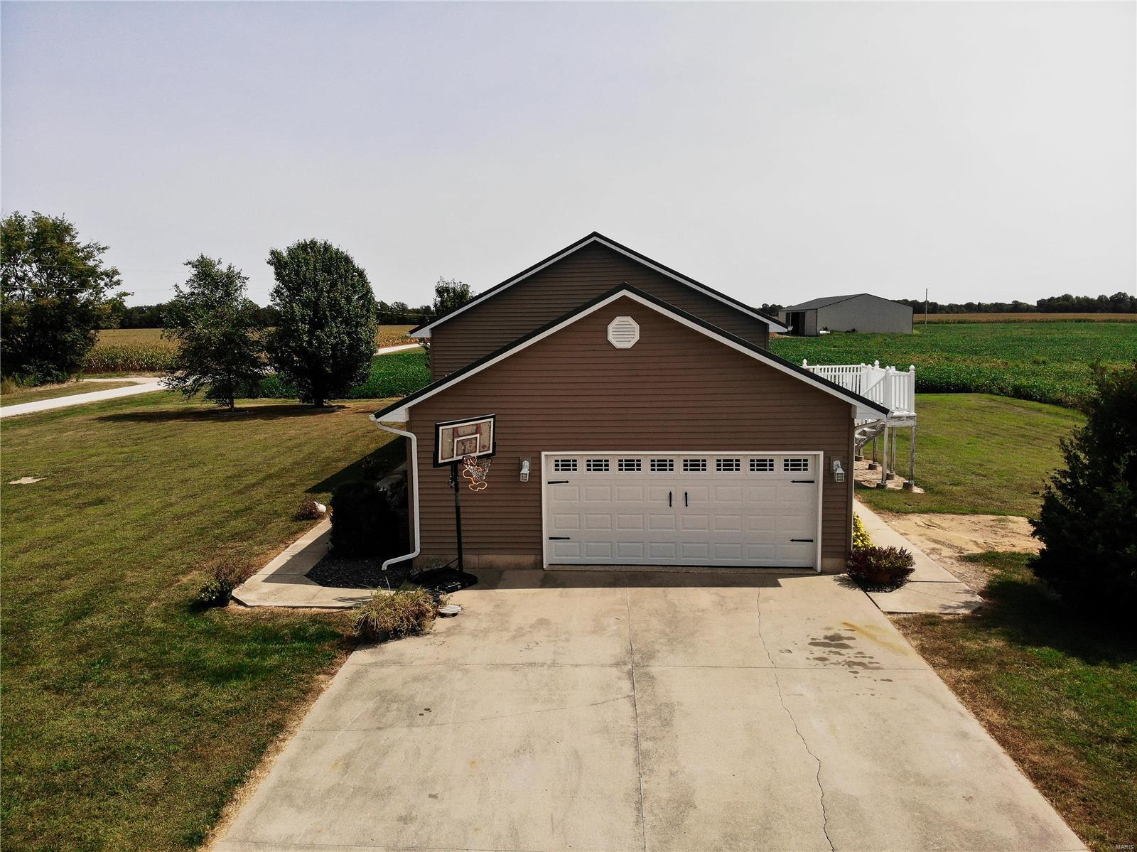 260 Wisher Road Patoka, IL 62875 - Photo 5 of 32