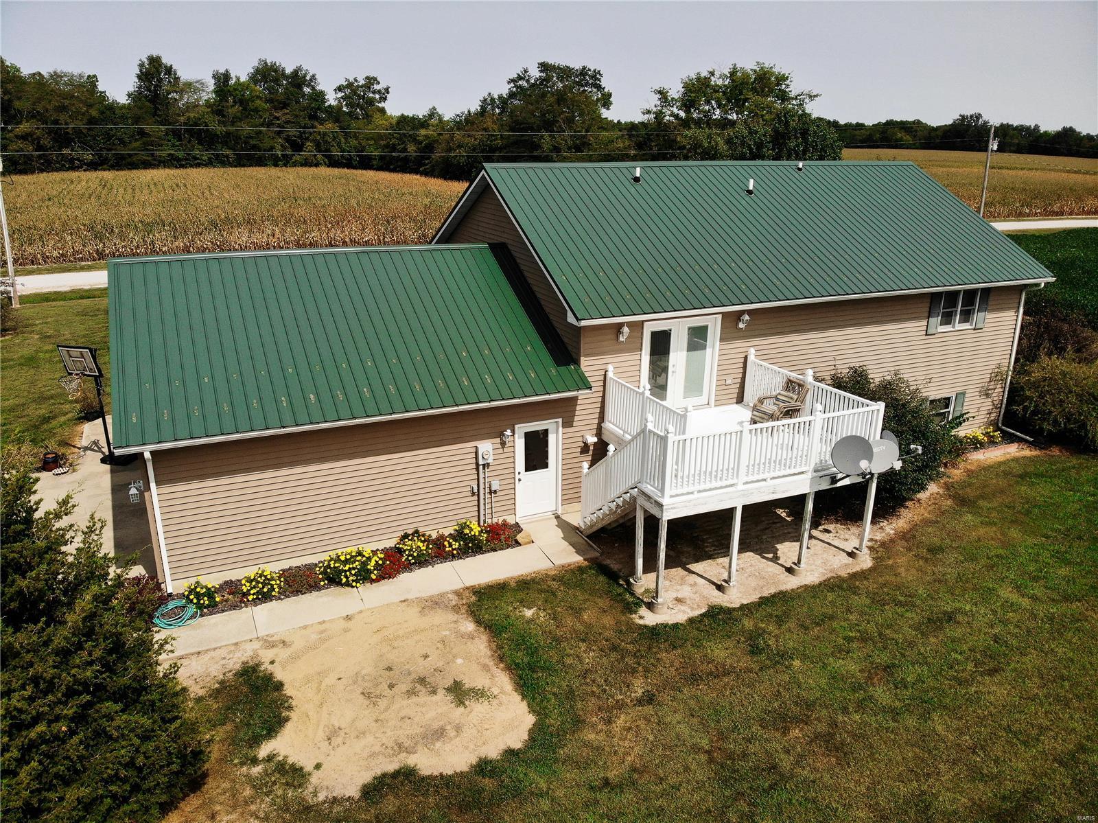 260 Wisher Road Patoka, IL 62875 - Photo 6 of 32