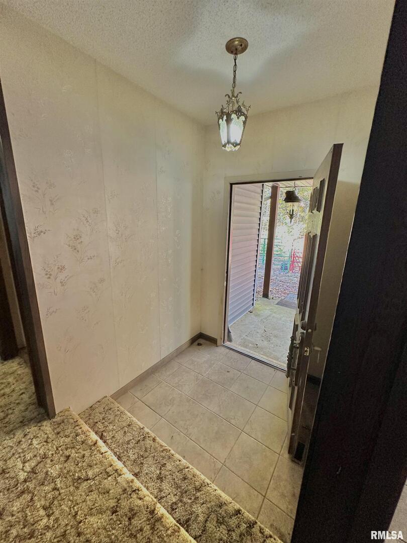 718 Karbers Ridge Road Elizabethtown, IL 62931 - Photo 11 of 70