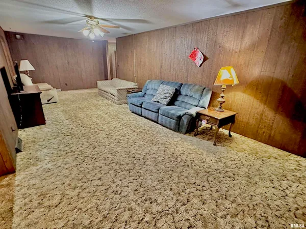 $252,000 | 718 Karbers Ridge Road, Elizabethtown, IL 62931
