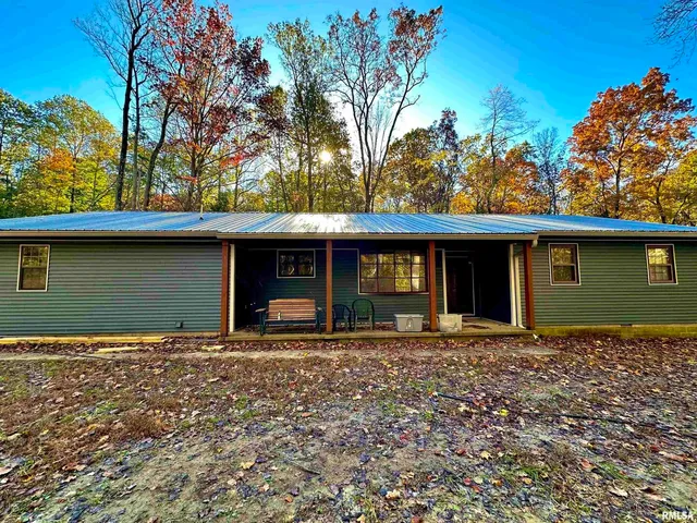 $265,000 | 718 Karbers Ridge Road, Elizabethtown, IL 62931