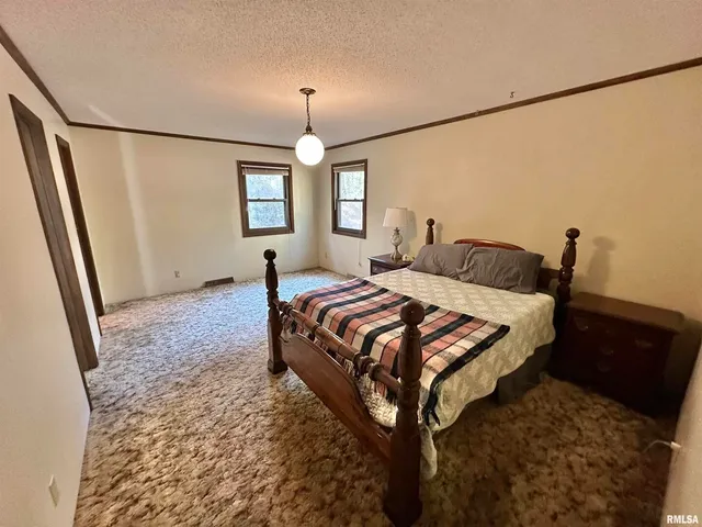 $265,000 | 718 Karbers Ridge Road, Elizabethtown, IL 62931