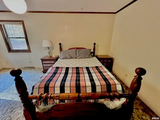 $265,000 | 718 Karbers Ridge Road, Elizabethtown, IL 62931