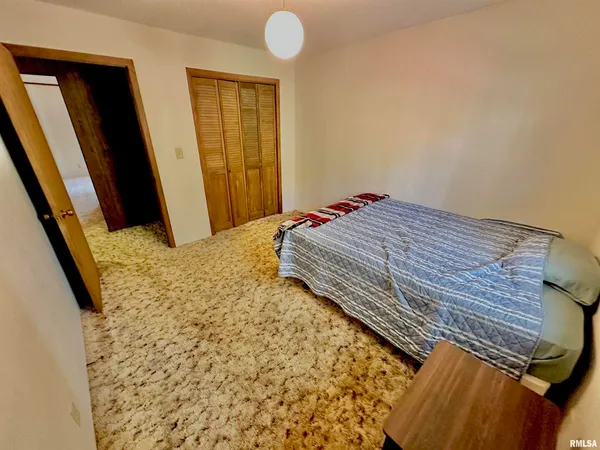 $252,000 | 718 Karbers Ridge Road, Elizabethtown, IL 62931
