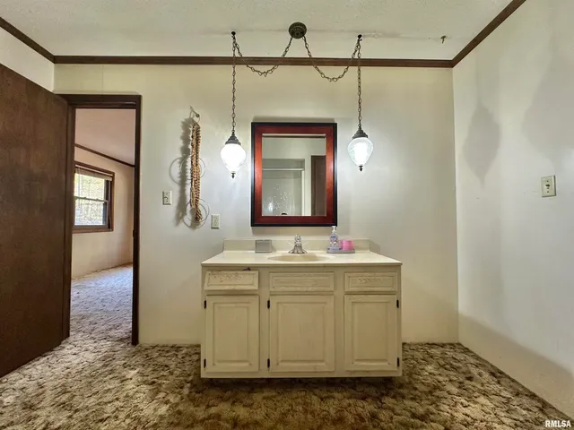 $265,000 | 718 Karbers Ridge Road, Elizabethtown, IL 62931