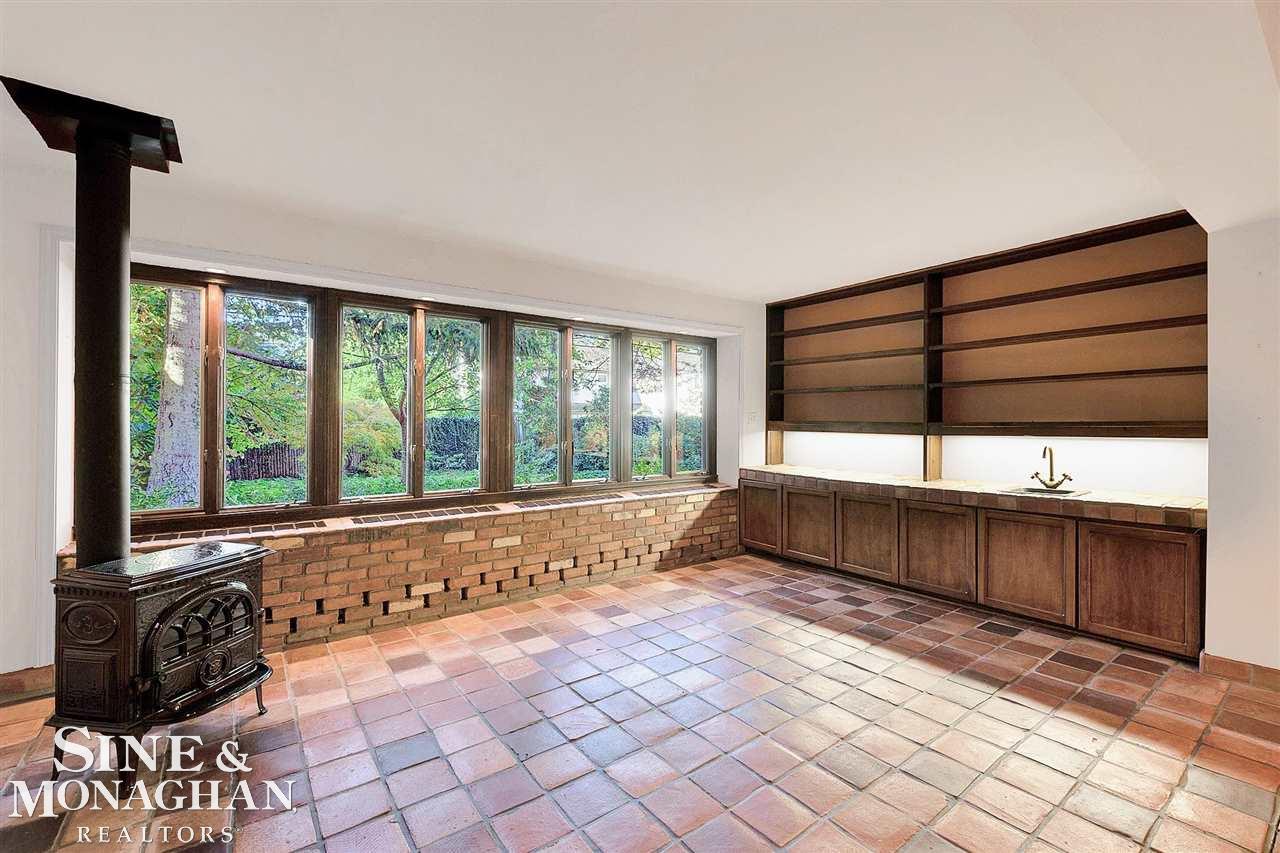 65 Moran Road Grosse Pointe, MI 48236 - Photo 14 of 37 50059289-13.JPG
