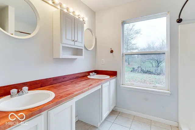 $319,900 | 12353 Driftstone Drive, Fishers, IN 46037