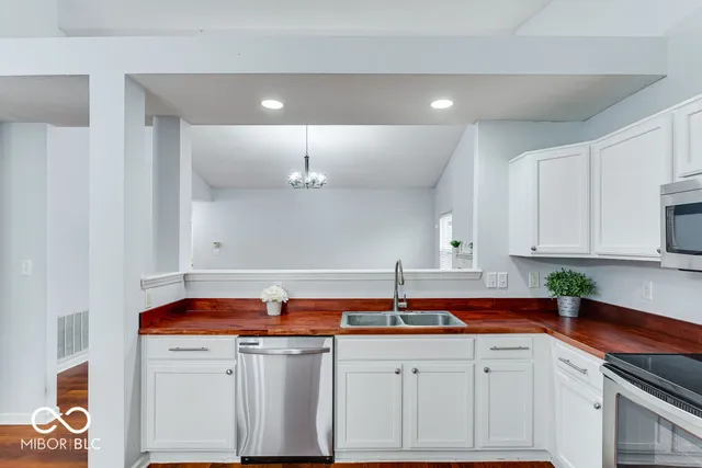 $319,900 | 12353 Driftstone Drive, Fishers, IN 46037