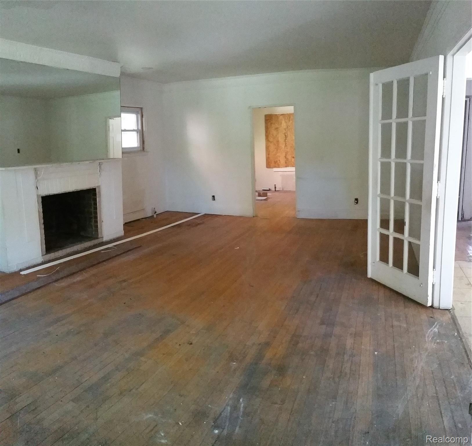 16502 Huntington Road Detroit, MI 48219 - Photo 8 of 35 20180911_104642.jpg