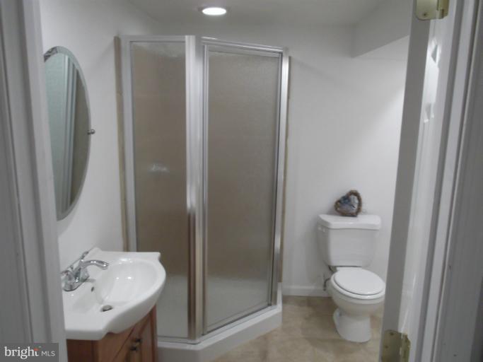 1016 Chesaco Avenue Rosedale, MD 21237 - Photo 3 of 6 Bath