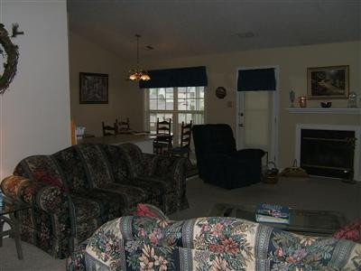 852 Eastmont Road Lexington, KY 40509 - Photo 4 of 19 Great room with fireplace.