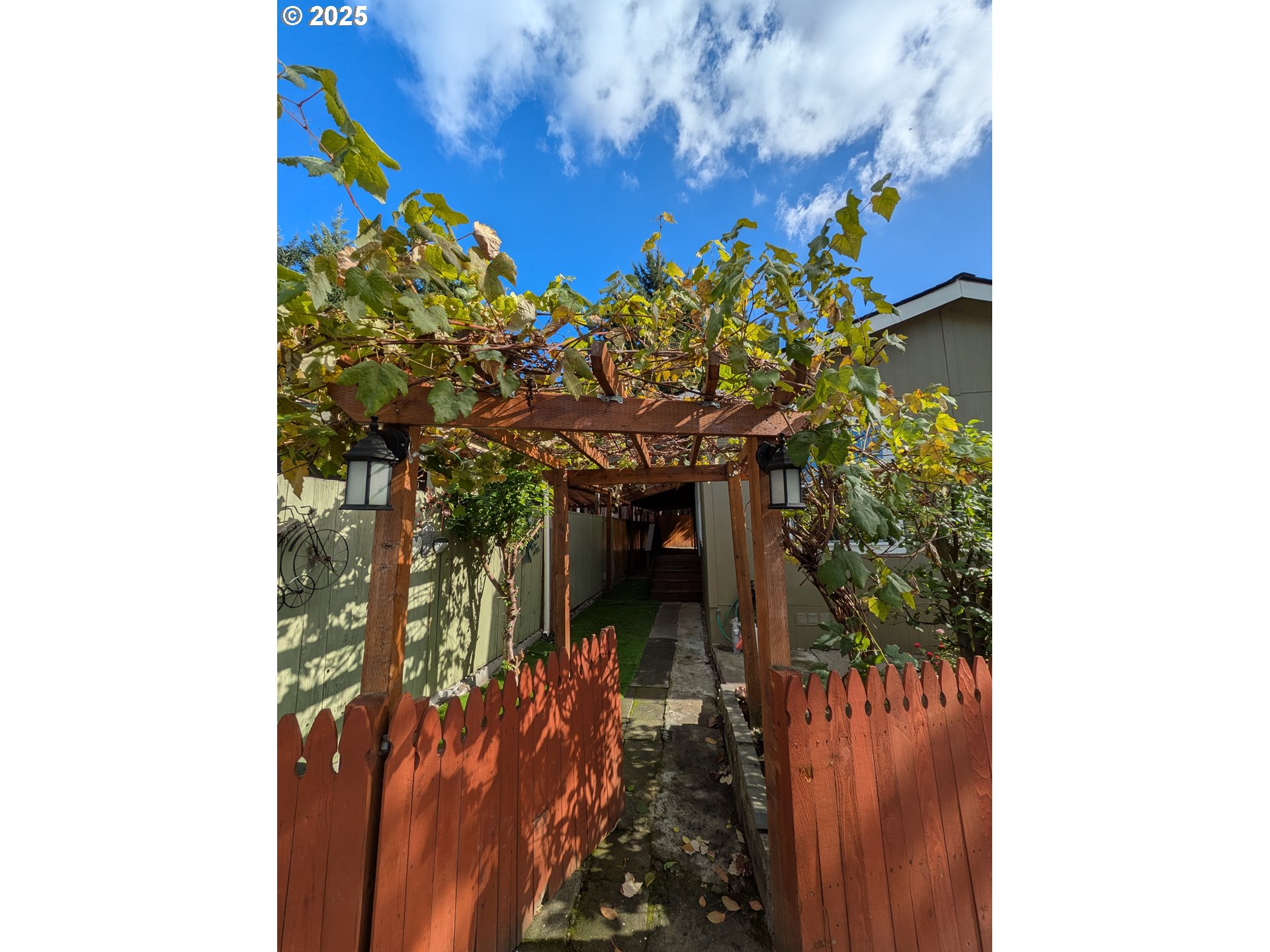 9700 Southwest Tualatin Road, Unit 5 Tualatin, OR 97062 - Photo 2 of 37