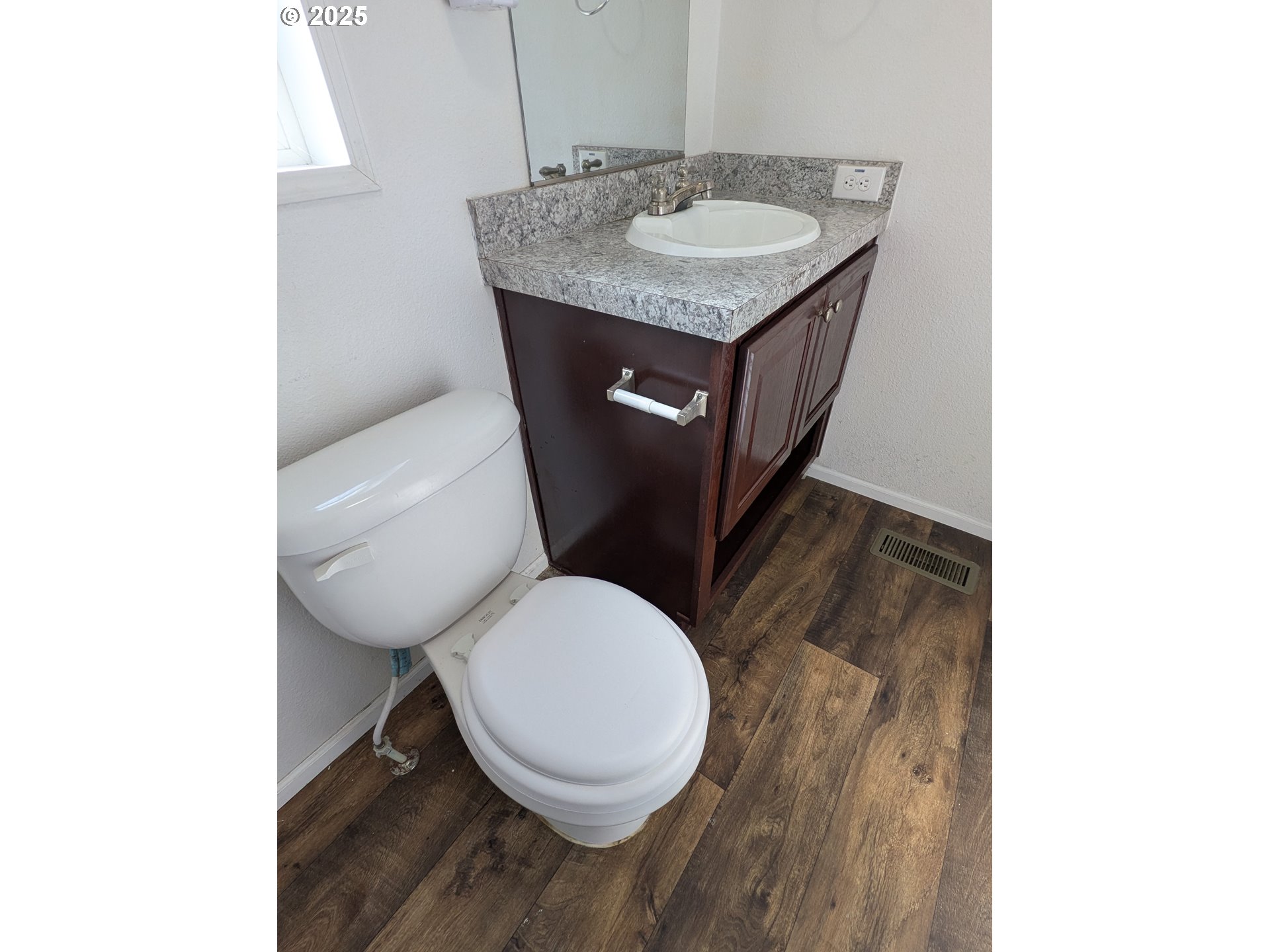 9700 Southwest Tualatin Road, Unit 5 Tualatin, OR 97062 - Photo 30 of 37