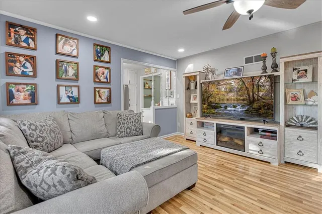 $290,000 | 6817 North Madison Avenue, Kansas City, MO 64118