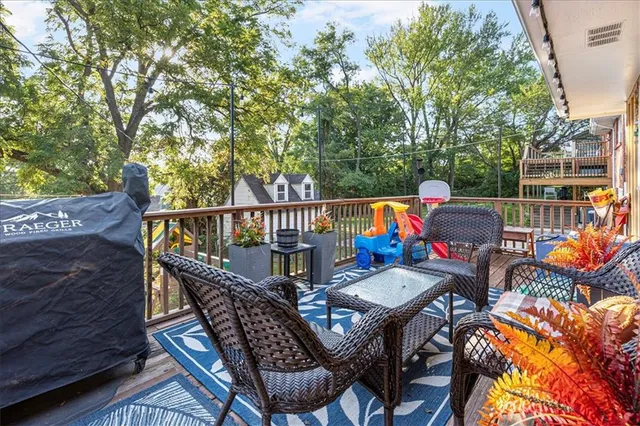 $290,000 | 6817 North Madison Avenue, Kansas City, MO 64118