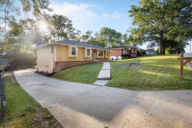 $290,000 | 6817 North Madison Avenue, Kansas City, MO 64118