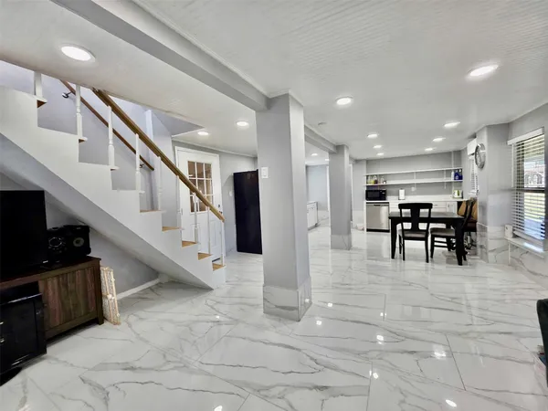 $249,000 | 325 Texas Street, Freeport, TX 77541