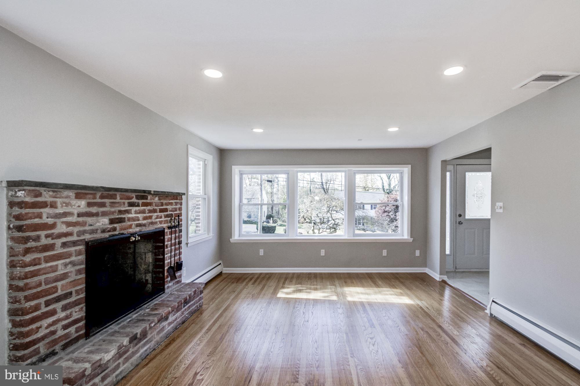 537 Ellis Road Havertown, PA 19083 - Photo 9 of 71 Formal Living Room