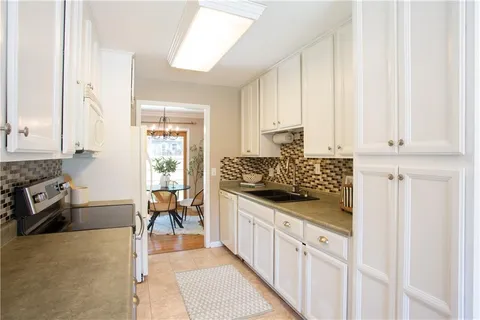 $325,000 | 8878 Westbrooke Drive, Overland Park, KS 66212