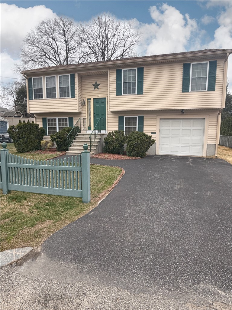 124 St Leon Avenue Woonsocket, RI 02895 - Photo 2 of 15