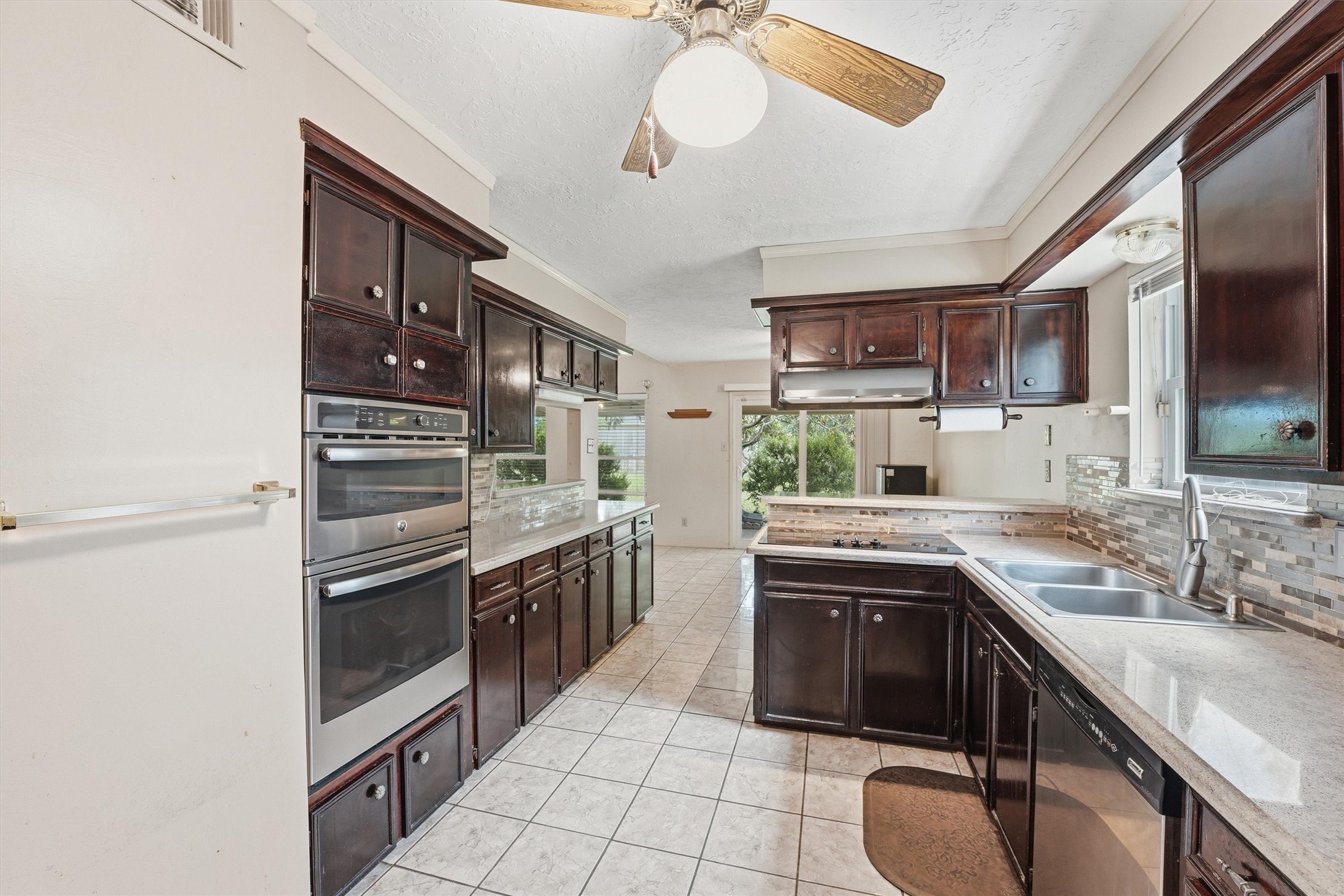 8115 Theisswood Road Spring, TX 77379 - Photo 17 of 41