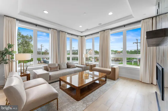 $2,659,900 | 7043 Liberty Lane, McLean, VA 22101