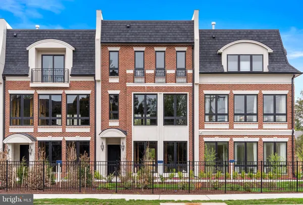 $2,659,900 | 7043 Liberty Lane, McLean, VA 22101