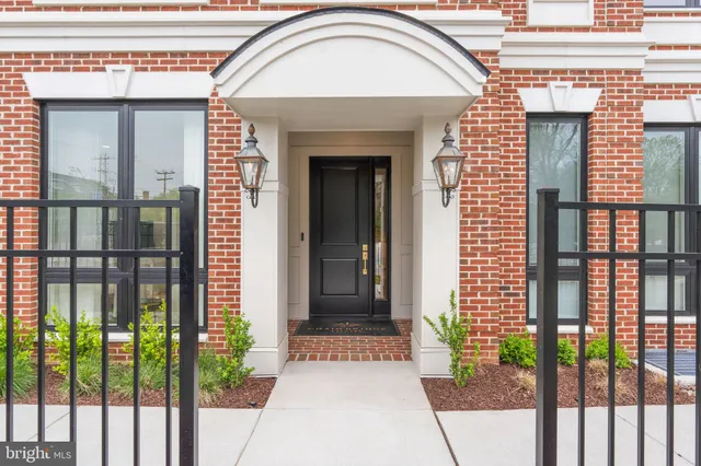 $2,659,900 | 7043 Liberty Lane, McLean, VA 22101